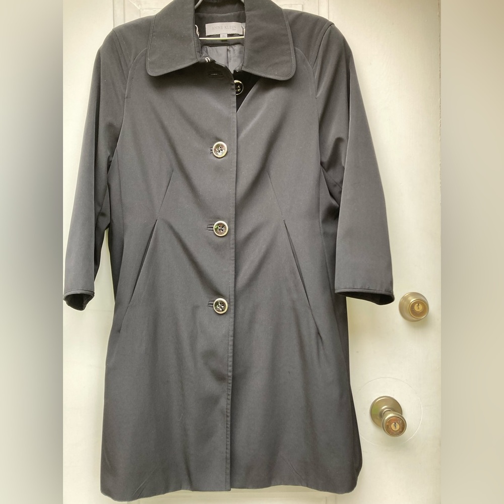 offer?Anne Klein knee length light weight coat